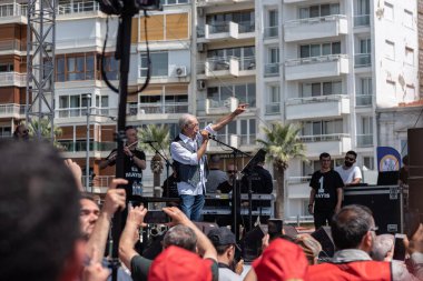 05.01.2022, İzmir, Türkiye, Edip Akbayram konseri 1 Mayıs 'ta İzmir' de düzenlenen mitingde coşkuyla dinlendi..