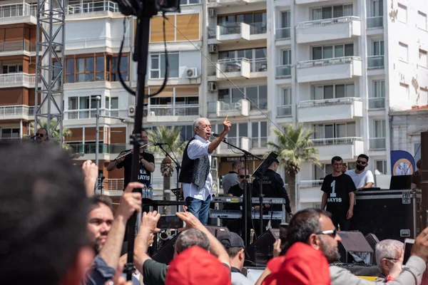 05.01.2022, İzmir, Türkiye, Edip Akbayram konseri 1 Mayıs 'ta İzmir' de düzenlenen mitingde coşkuyla dinlendi..