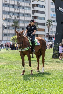 05.01.2022, Alsancak, Türkiye, İzmir 1 Mayıs 'ta düzenlenen gösteriler sırasında güvenlik görevinde bulundu.