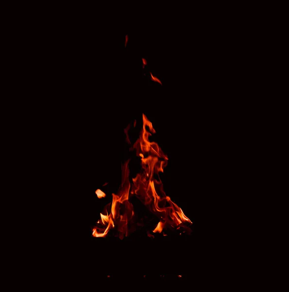 Яркое Движение Пламени Черном Фоне Вечером — стоковое фото