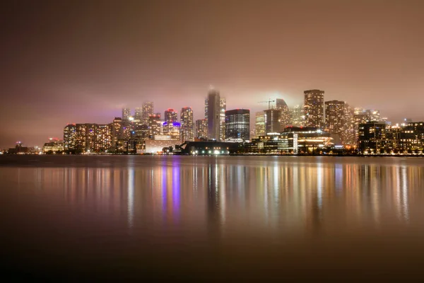 Vista Nocturna Del Horizonte Toronto Envuelto Niebla Otoño — Foto de Stock