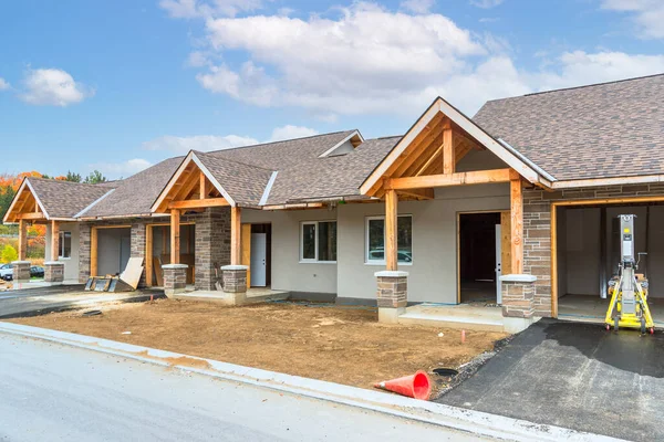 Casas Fila Construcción Desarrollo Viviendas Día Claro Otoño Huntsville Canadá — Foto de Stock