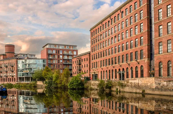 Almacenes Ladrillo Riverside Convertidos Edificios Residenciales Atardecer Leeds Reino Unido —  Fotos de Stock