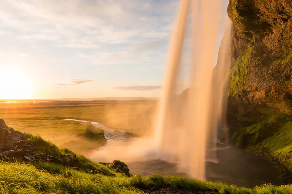 Impresionante Cascada Luz Del Sol Medianoche Cascada Seljalandsfoss Islandia — Foto de Stock