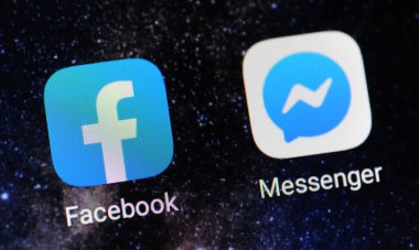 Lviv, Ukrayna. Sosyal medya uygulamaları Facebook, Instagram ve WhatsApp küresel bir kesintiye uğruyor. Illustartive editorial.