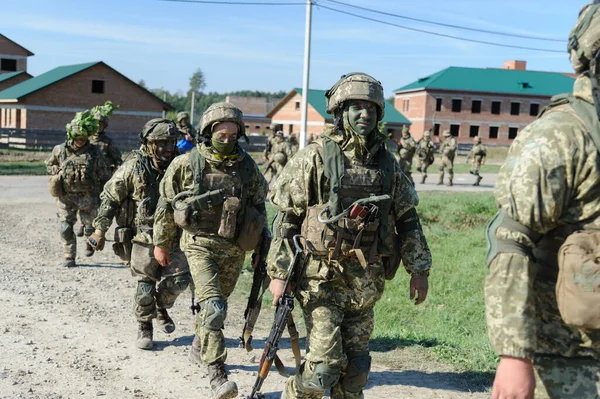 Uluslararası askeri tatbikatlar sırasında görülen Ukrayna ordusu 