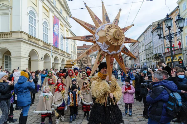 Lviv Ukraine January 2022 Ukrainians Sing Christmas Carols Carry Decorated — Fotografia de Stock
