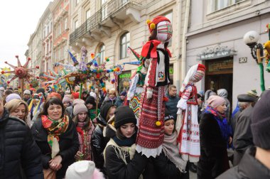Lviv, Ukraine, 8 January 2022. Procession of zvizdari (Christmas Star carriers) held as part of the Spalakh rizdvianoi zvizdy (The Flash of the Christmas Star) Festival in Lviv, western Ukraine. Every year, enthusiasts take to the streets of Lviv. Th