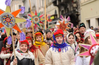Lviv, Ukraine, 8 January 2022. Procession of zvizdari (Christmas Star carriers) held as part of the Spalakh rizdvianoi zvizdy (The Flash of the Christmas Star) Festival in Lviv, western Ukraine. Every year, enthusiasts take to the streets of Lviv. Th