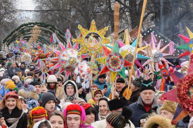 Lviv, Ukraine, 8 January 2022. Procession of zvizdari (Christmas Star carriers) held as part of the Spalakh rizdvianoi zvizdy (The Flash of the Christmas Star) Festival in Lviv, western Ukraine. Every year, enthusiasts take to the streets of Lviv. Th