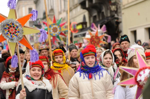 Lviv, Ukraine, 8 January 2022. Procession of zvizdari (Christmas Star carriers) held as part of the Spalakh rizdvianoi zvizdy (The Flash of the Christmas Star) Festival in Lviv, western Ukraine. Every year, enthusiasts take to the streets of Lviv. Th