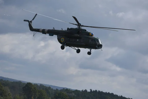 Helicóptero Ucraniano Durante Ejercicio Militar Conjunto Rapid Trident 2019 Centro Imagen De Stock