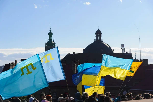 Lviv Ucrania Febrero 2022 Bandera Tártara Ucraniana Crimea Durante Marcha Imagen De Stock
