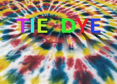 Renkli kravat boyası harfleri ve kravat şeklinde kumaş. Kumaşın arka planı kendi ellerinle yapıldı. Düz yatıyordu.