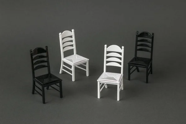 Černobílé Klasické Židle Šedém Pozadí Koncept Pořádání Schůze Vedení Jednání — Stock fotografie