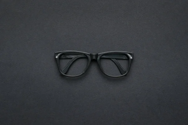 Eine Klassische Schwarze Brille Auf Dunkelgrauem Hintergrund Zubehör Zur Verbesserung — Stockfoto
