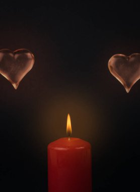 Kırmızı bir mum ve arka planda iki şeffaf kalp. Romantik ilişki kavramı.