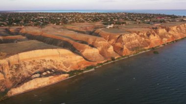Günbatımı manzaralı güzel bir kanyon..