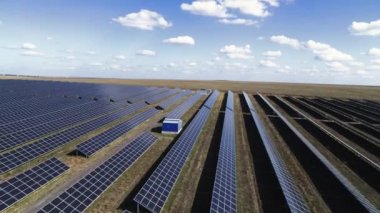 Yazın Güneş Batarya Alanı