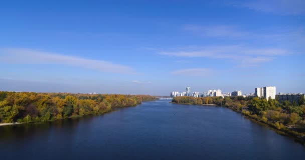 Dnyeper-öböl közelében Rusanovka sziget légi panoráma — Stock videók