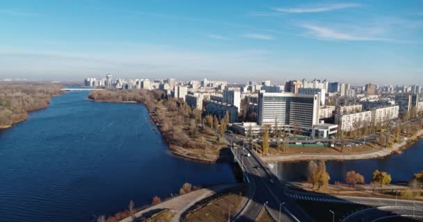 Dnyeper-öböl közelében Rusanovka sziget légi panoráma — Stock videók