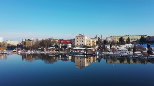 Storico castello sul terrapieno di Ternopil Ucraina vista aerea — Video Stock