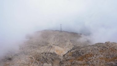 Türk Tahtali dağları bulutlarda