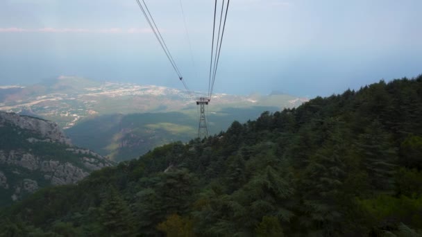 从塔塔利山顶到土耳其凯末尔安塔利亚海岸附近海域的山景 — 图库视频影像