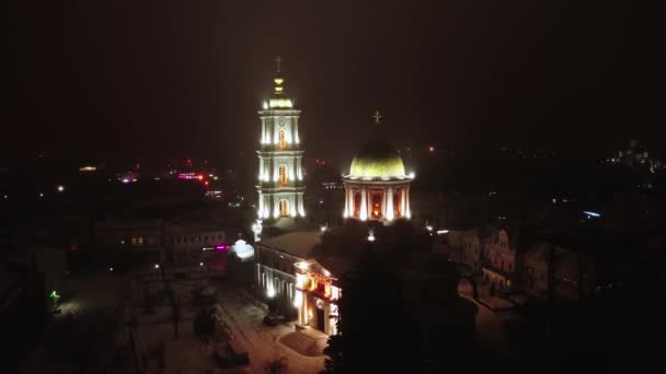 De Sumy stad in Oekraine op de winter antenne avond uitzicht — Stockvideo