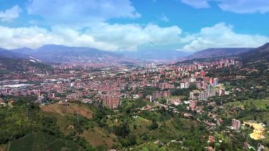 Medellin şehrinin Aburra Vadisi, Antioquia, Kolombiya hava manzarası panoramik.