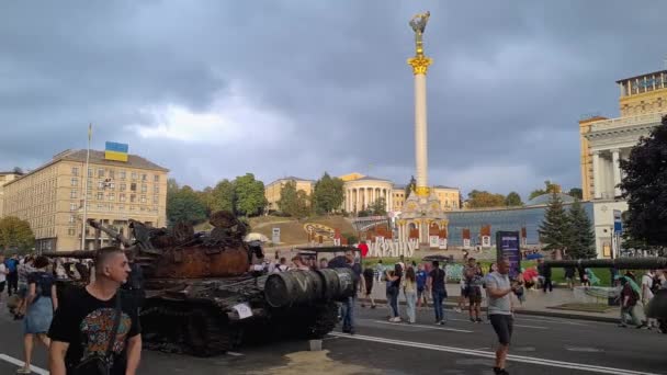 Ukraine Kyiv August 2022 Exhibition Russian Military Equipment Destroyed Armed — Stok video