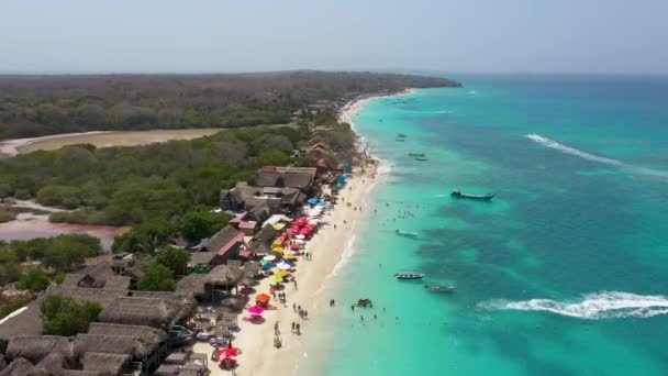 Bílá Písečná Pláž Krásným Tyrkysovým Mořem Cartagena Kolumbie Letecký Pohled — Stock video