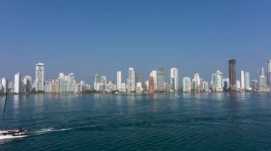 Cartagena de Indias 'ın Skyline' ı Kolombiya Bocagrande bölgesi hava görüntüsü.