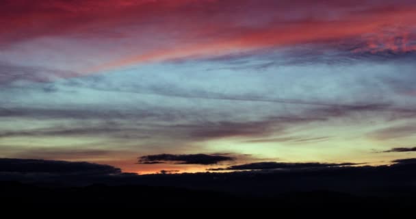 Luces boreales como el timelapse atardecer realmente colorido — Vídeos de Stock