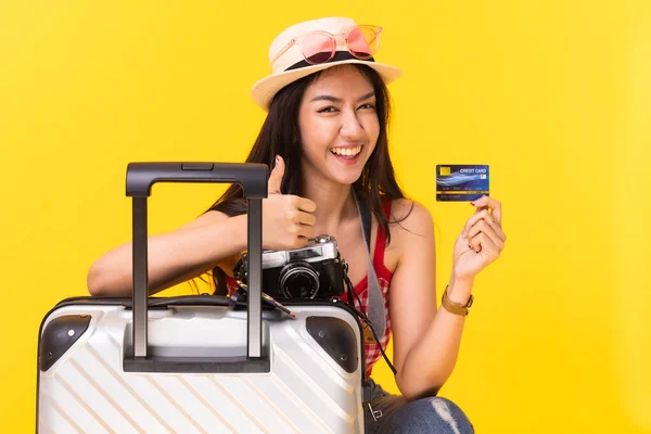 Mujer Turista Ropa Casual Verano Mujer Sonriente Asiática Pasajero Que —  Fotos de Stock