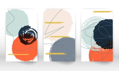 Suluboya efekt tasarımı. Bir dizi soyut el çizimi geometrik şekiller. Çizgiler, altın parçacıklar.