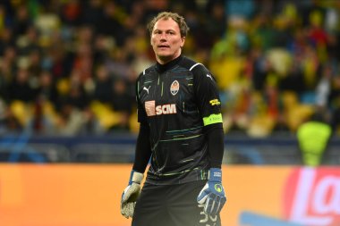 KYIV, UKRAINE - 27 Ekim 2020: kaleci Andriy Pyatov (30). UEFA Şampiyonlar Ligi karşılaşması Shakhtar Donetsk ile Inter Milan arasında Kyiv Olimpiyskyi Stadyumu 'nda oynanacak.
