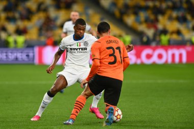 KYIV, UKRAINE - 27 Ekim 2020 Ismaily vs Denzel Dumfries. UEFA Şampiyonlar Ligi karşılaşması Shakhtar Donetsk ile Inter Milan arasında Kyiv Olimpiyskyi Stadyumu 'nda oynanacak.