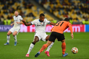 KYIV, UKRAINE - 27 Ekim 2020 Ismaily vs Denzel Dumfries. UEFA Şampiyonlar Ligi karşılaşması Shakhtar Donetsk ile Inter Milan arasında Kyiv Olimpiyskyi Stadyumu 'nda oynanacak.
