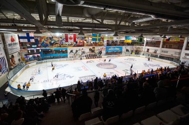 KHARKIV, UKRAINE - 10 Ekim 2021: Ukrayna hokey ligi Rulav Odd vs Dnepr maçı