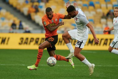 KYIV, UKRAINE - 15 Ekim 2021: orta saha oyuncusu Fernando (99) - Allahyar Sayyadmanesh. UPL, FC Shakhtar Donetsk FC Zorya Luhansk 'a karşı