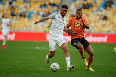 KYIV, UKRAINE - 15 Ekim 2021: Allahyar Sayyadmanesh Fernando 'ya karşı. UPL, FC Shakhtar Donetsk FC Zorya Luhansk 'a karşı
