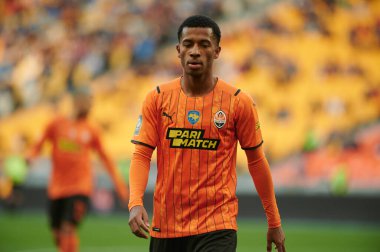 KYIV, UKRAINE - 15 Ekim 2021: Orta saha oyuncusu Marcos Antonio (8), UPL, FC Shakhtar Donetsk - FC Zorya Luhansk