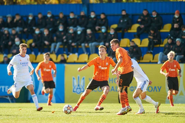 KYIV, UKRAINE - 19 Ekim 2021: UEFA Şampiyonlar Ligi U19 maçı FC Shakhtar Donetsk - FC Real Madrid