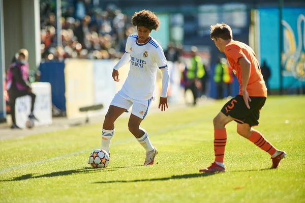 KYIV, UKRAINE - 19 Ekim 2021: UEFA Şampiyonlar Ligi U19 maçı FC Shakhtar Donetsk - FC Real Madrid