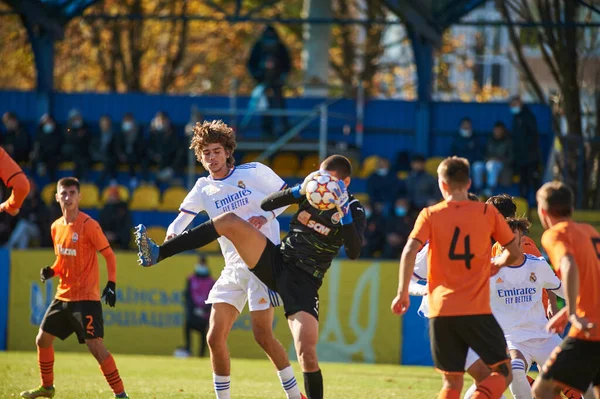KYIV, UKRAINE - 19 Ekim 2021: UEFA Şampiyonlar Ligi U19 maçı FC Shakhtar Donetsk - FC Real Madrid