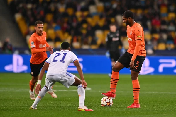 KYIV, UKRAINE - 19 Ekim 2021: FC Shakhtar Donetsk ile FC Real Madrid arasındaki UEFA Şampiyonlar Ligi maçı