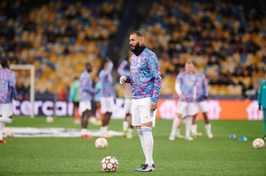 KYIV, UKRAINE - 19 Ekim 2021: Karim Benzema (yardımcı kaptan). UEFA Şampiyonlar Ligi karşılaşması FC Shakhtar Donetsk - FC Real Madrid