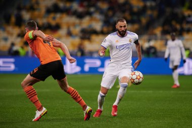 KYIV, UKRAINE - 19 Ekim 2021: Karim Benzema (yardımcı kaptan). UEFA Şampiyonlar Ligi karşılaşması FC Shakhtar Donetsk - FC Real Madrid