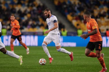 KYIV, UKRAINE - 19 Ekim 2021: Karim Benzema (yardımcı kaptan). UEFA Şampiyonlar Ligi karşılaşması FC Shakhtar Donetsk - FC Real Madrid